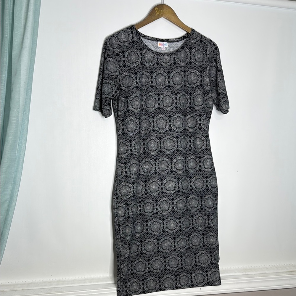 LuLaRoe Gray Sheath Dress Crew Neck Short Sleeve